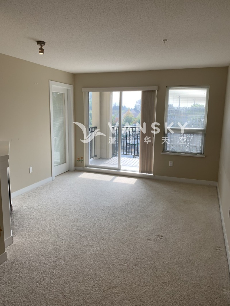 250501130631_3 Living room.jpg